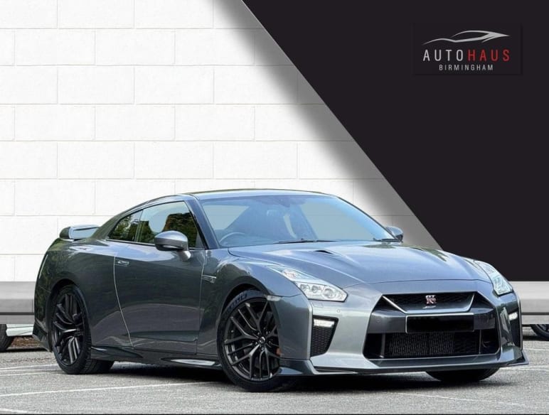 NISSAN GT-R