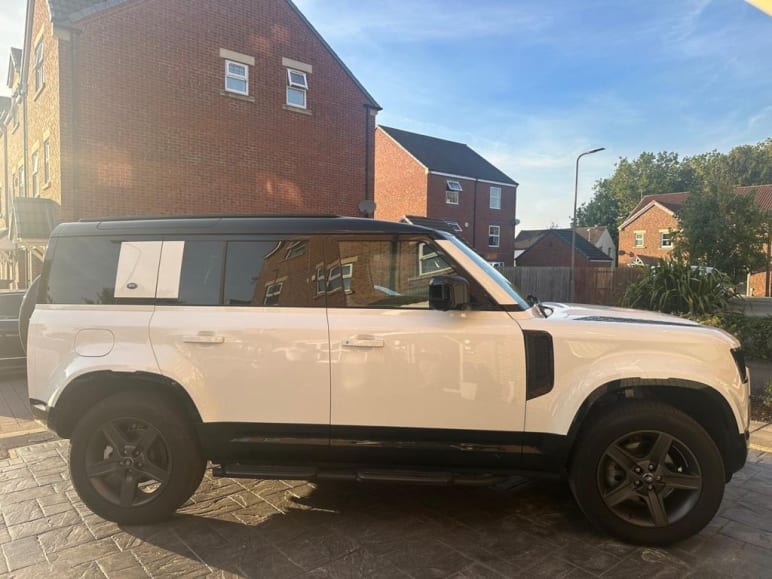 LAND ROVER DEFENDER