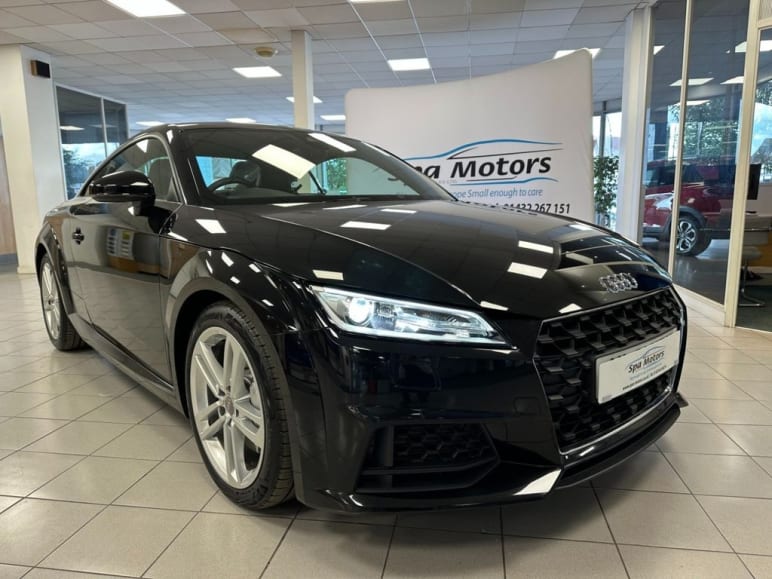 AUDI TT