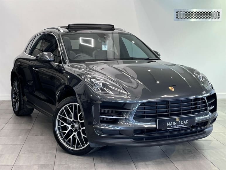 PORSCHE MACAN