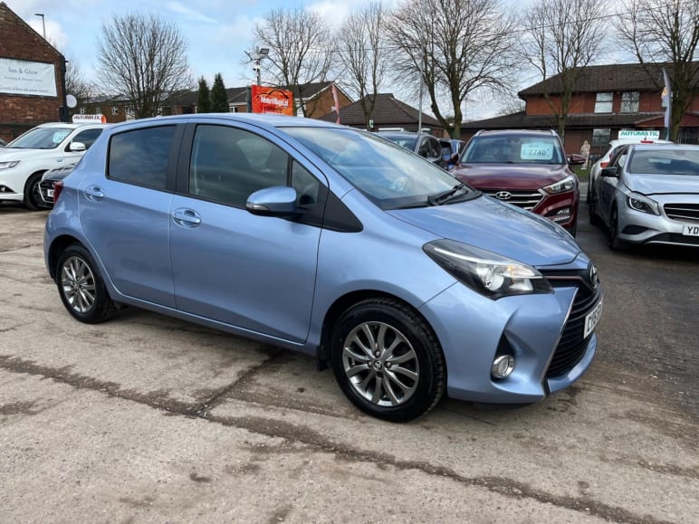 TOYOTA YARIS