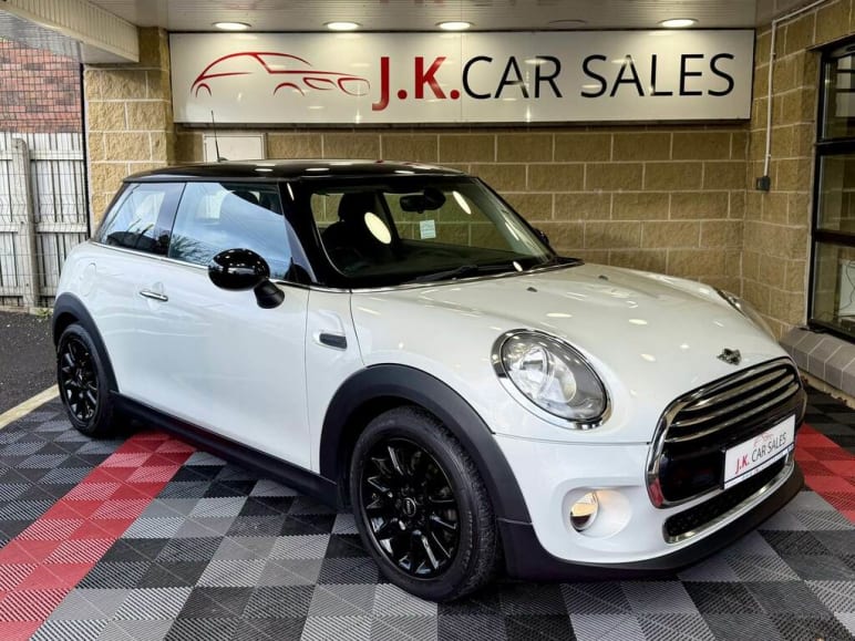 MINI HATCHBACK