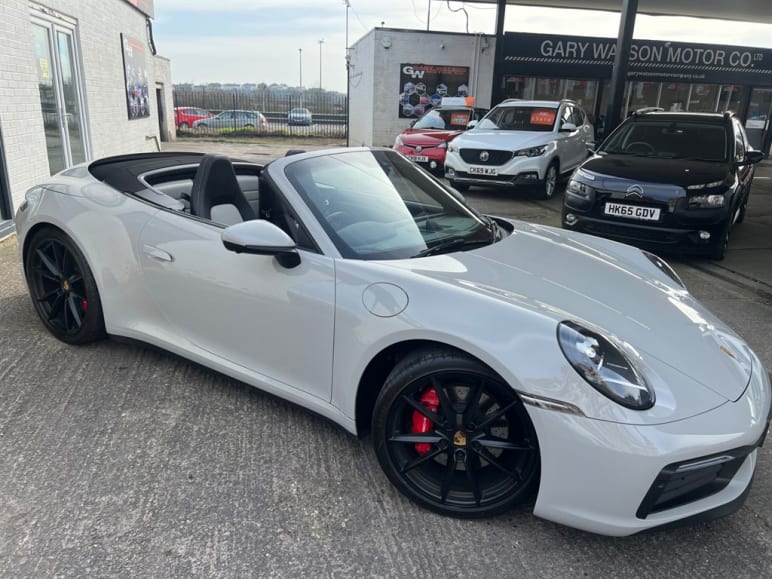 PORSCHE 911