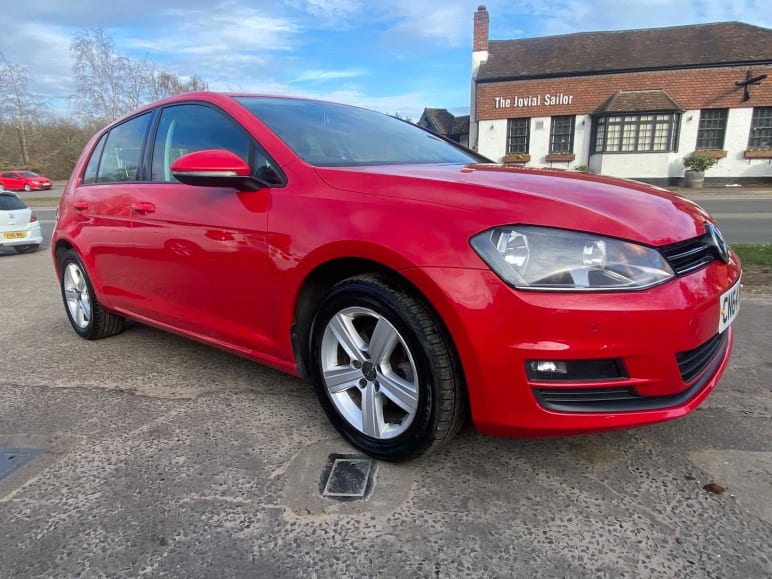 VOLKSWAGEN GOLF