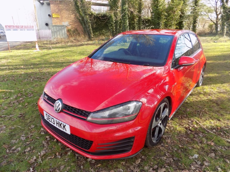 VOLKSWAGEN GOLF