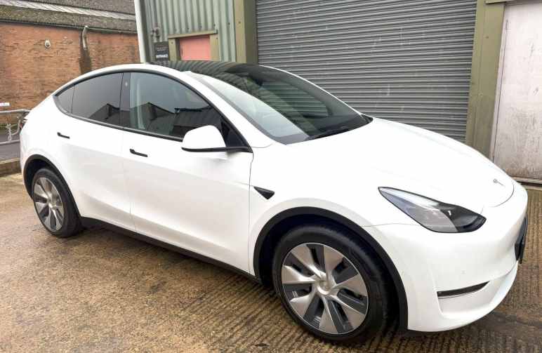 TESLA MODEL Y
