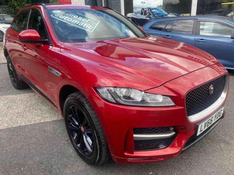 JAGUAR F-PACE