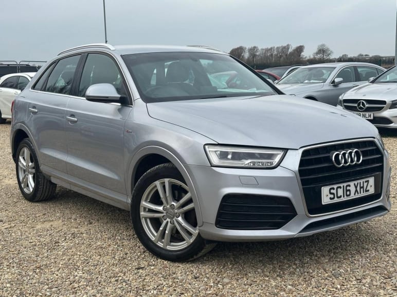 AUDI Q3