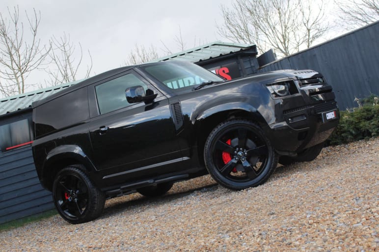 LAND ROVER DEFENDER