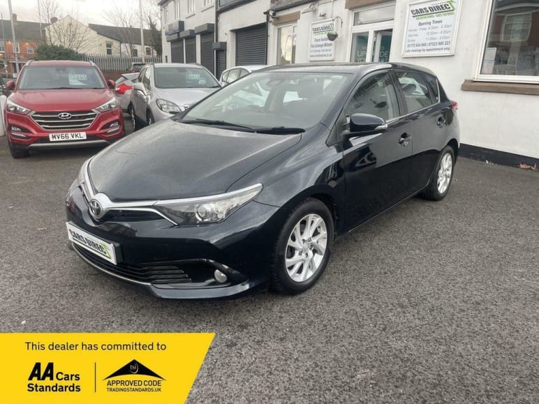 TOYOTA AURIS