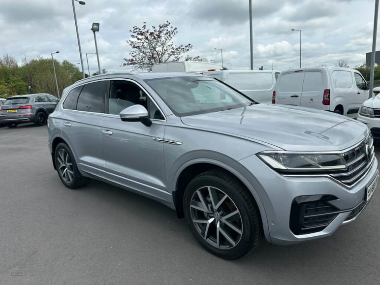 VOLKSWAGEN TOUAREG