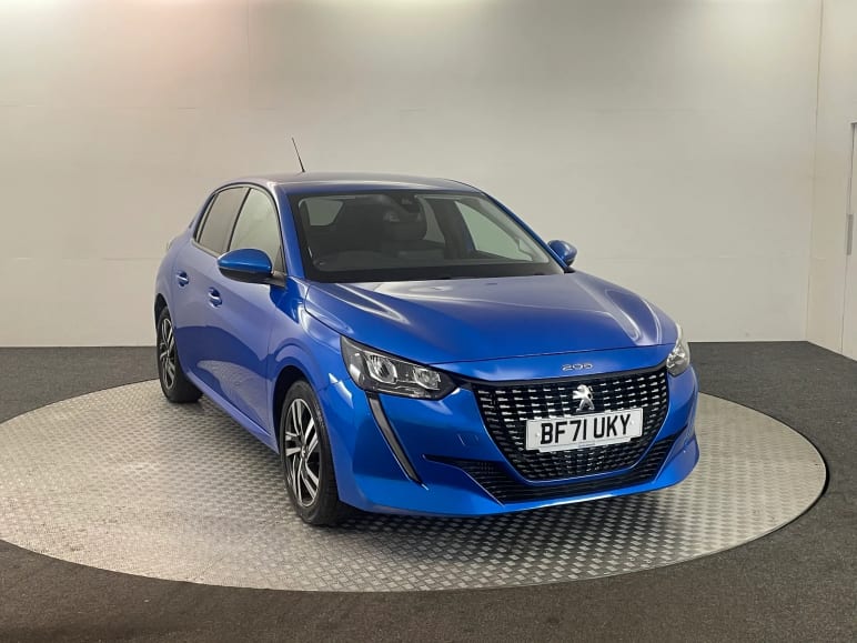 PEUGEOT 208