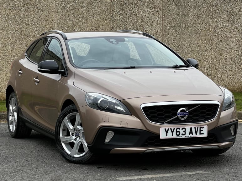 VOLVO V40