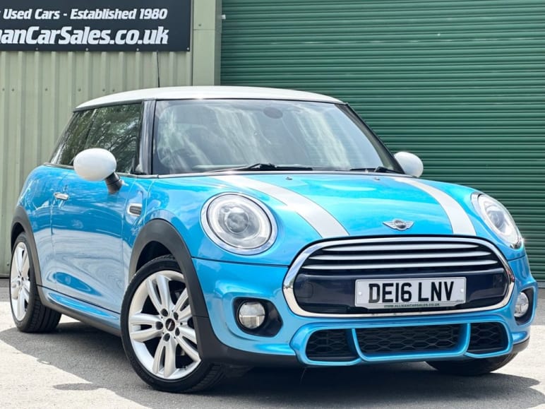 MINI HATCHBACK