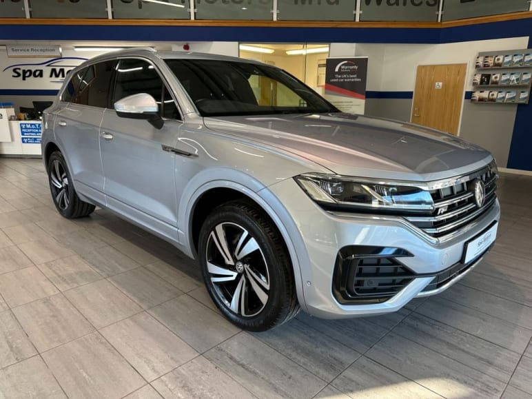 VOLKSWAGEN TOUAREG