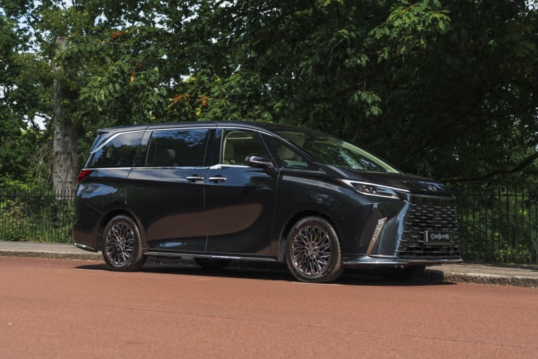 Lexus Lm