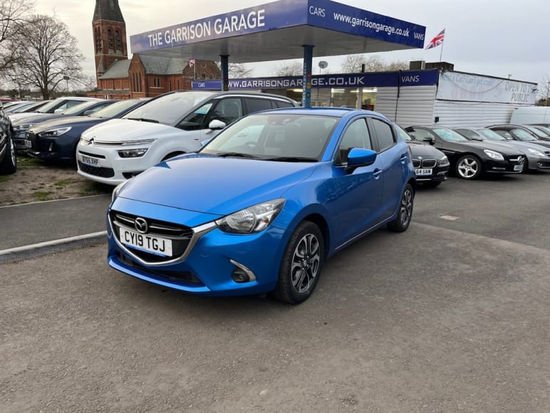 MAZDA 2