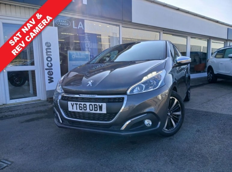 PEUGEOT 208