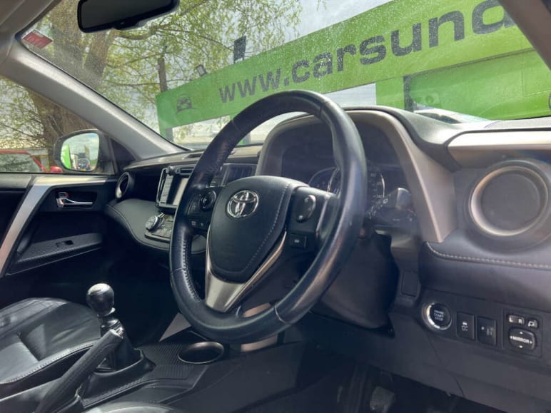 TOYOTA RAV 4