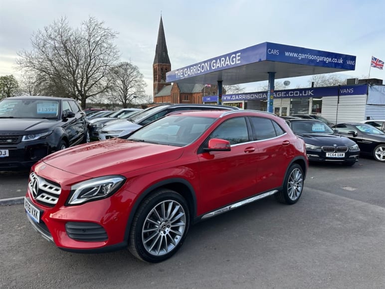 MERCEDES-BENZ GLA