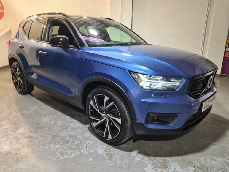 VOLVO XC40