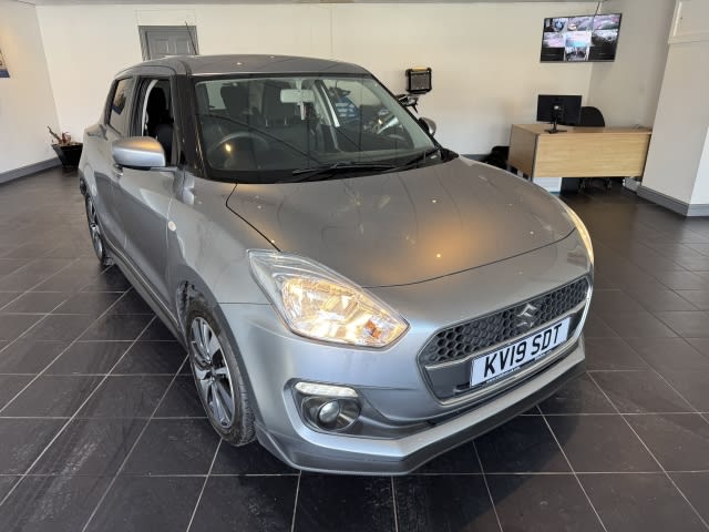 SUZUKI SWIFT