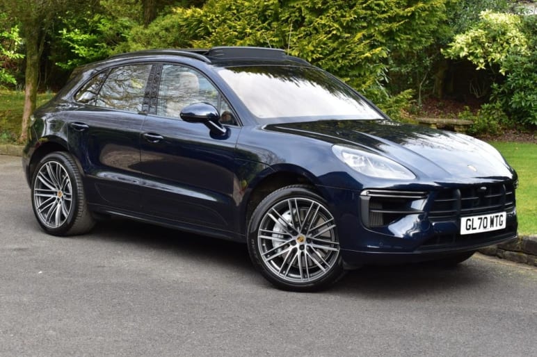 PORSCHE MACAN