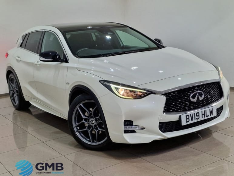 INFINITI Q30