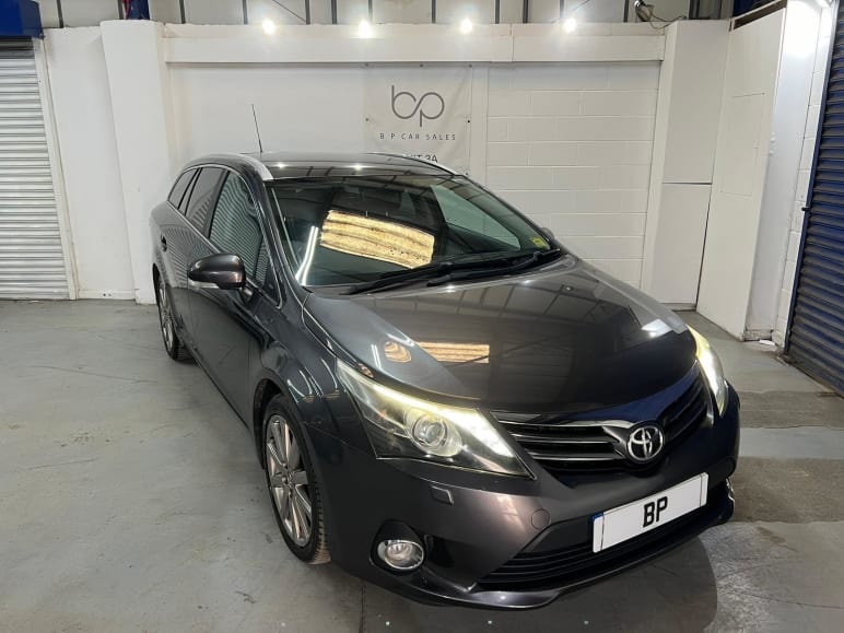 TOYOTA AVENSIS
