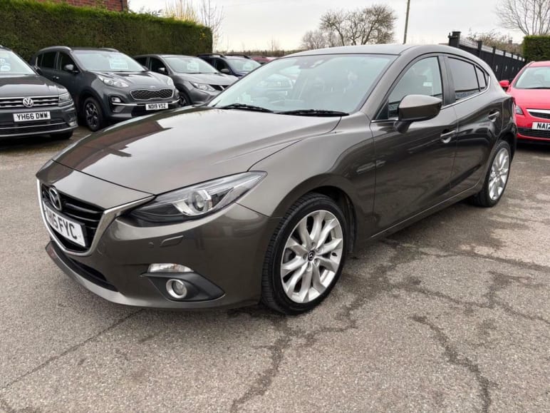 MAZDA 3