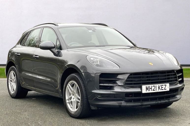 PORSCHE MACAN