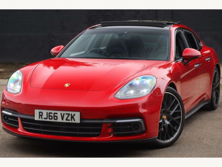 PORSCHE PANAMERA