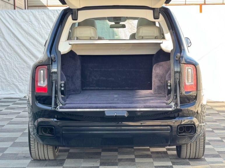 6.75 V12 SUV 5dr Petrol Auto 4WD Euro 6 (563 bhp)