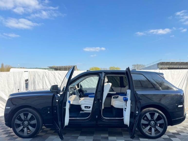 6.75 V12 SUV 5dr Petrol Auto 4WD Euro 6 (563 bhp)
