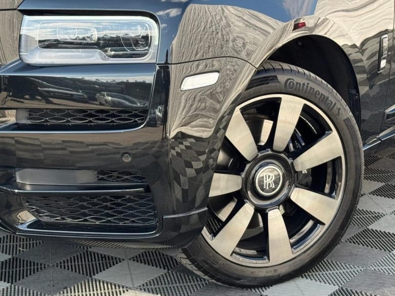 6.75 V12 SUV 5dr Petrol Auto 4WD Euro 6 (563 bhp)