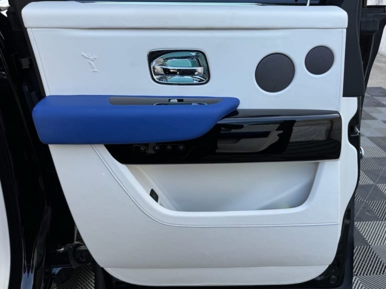 6.75 V12 SUV 5dr Petrol Auto 4WD Euro 6 (563 bhp)