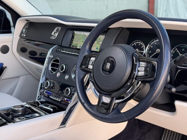 6.75 V12 SUV 5dr Petrol Auto 4WD Euro 6 (563 bhp)
