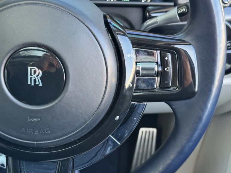 6.75 V12 SUV 5dr Petrol Auto 4WD Euro 6 (563 bhp)