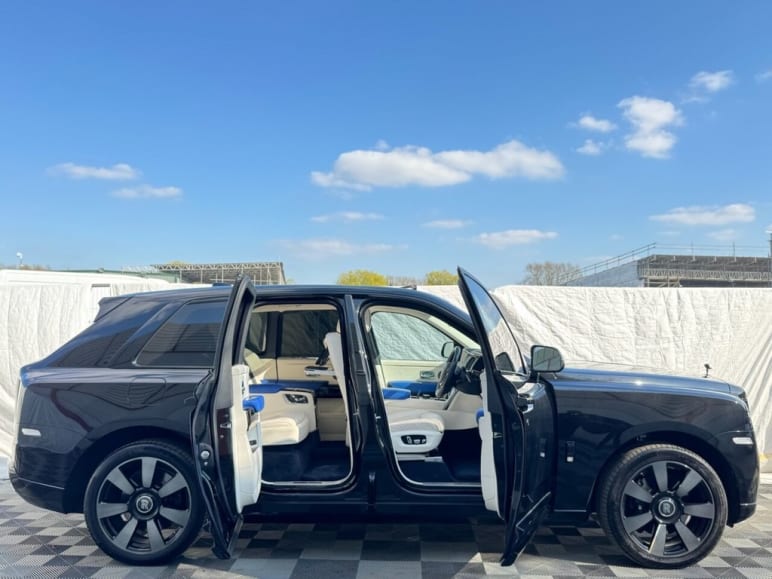 6.75 V12 SUV 5dr Petrol Auto 4WD Euro 6 (563 bhp)