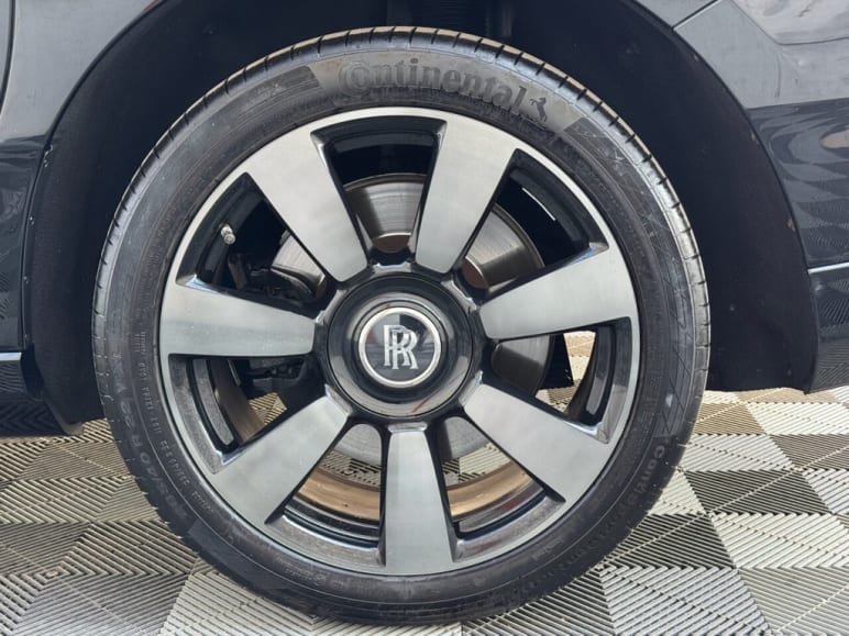 6.75 V12 SUV 5dr Petrol Auto 4WD Euro 6 (563 bhp)