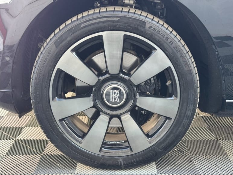 6.75 V12 SUV 5dr Petrol Auto 4WD Euro 6 (563 bhp)