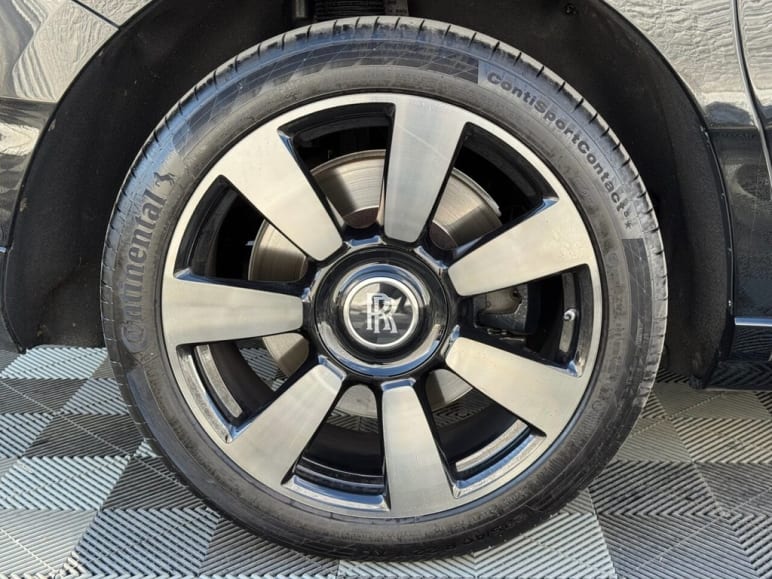 6.75 V12 SUV 5dr Petrol Auto 4WD Euro 6 (563 bhp)
