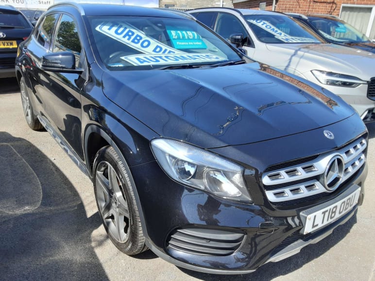 MERCEDES-BENZ GLA