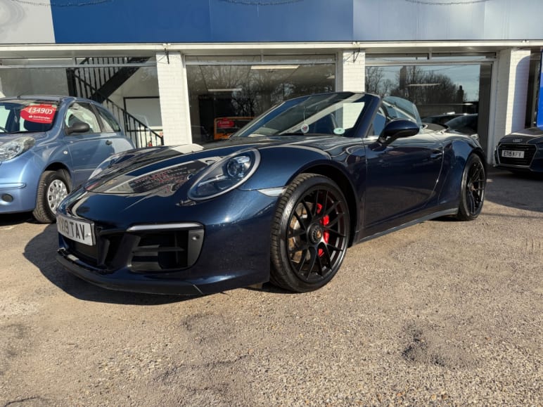 PORSCHE 911