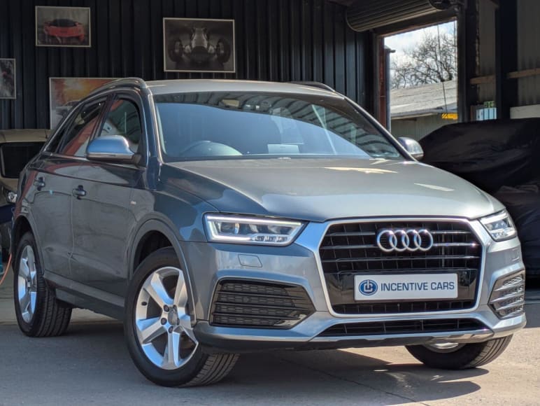 AUDI Q3