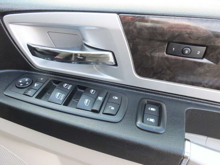 2.8 CRD Limited MPV 5dr Diesel Auto Euro 5 (178 bhp)