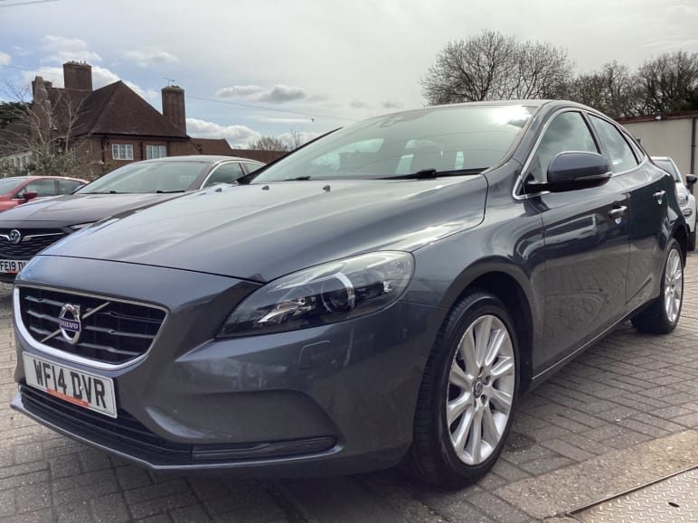 VOLVO V40