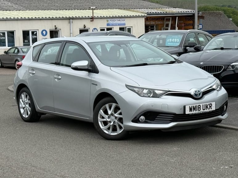 TOYOTA AURIS