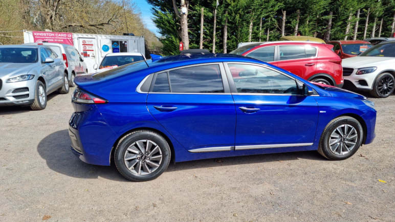 HYUNDAI IONIQ