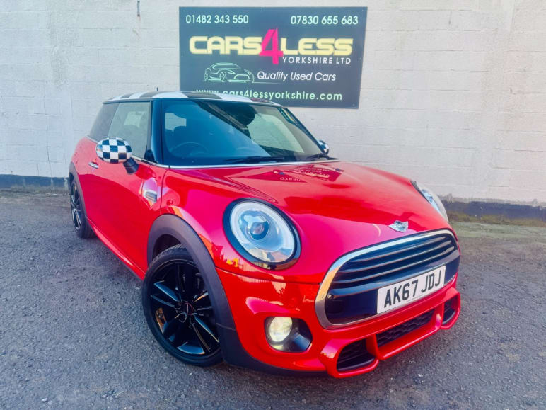 MINI HATCHBACK